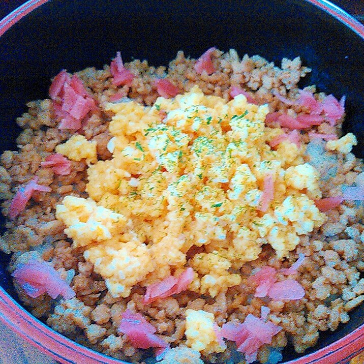 春の桜をイメージした☆そぼろ丼